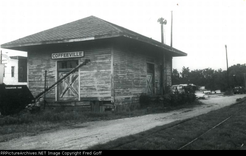 ILLINOIS CENTRAL DEPOT COFFEEVILLE,MISSISSIPPI