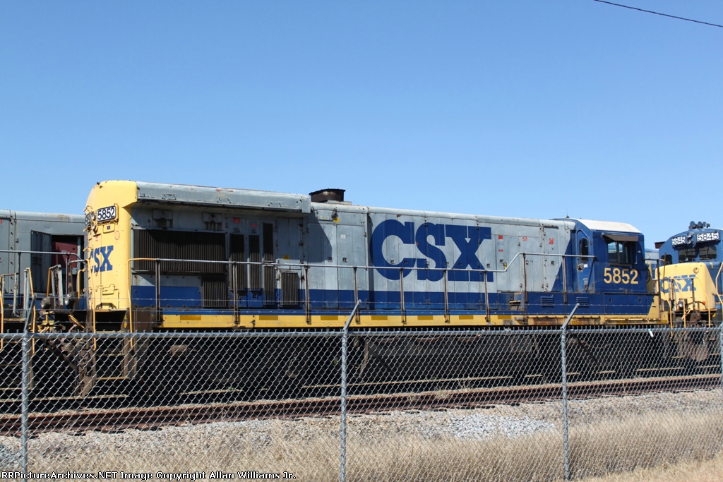 CSX 5852