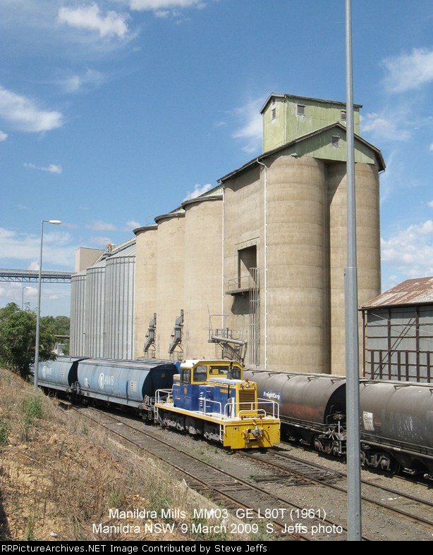 MM03 shunting Manildra
