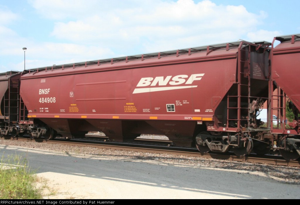 BNSF 484908