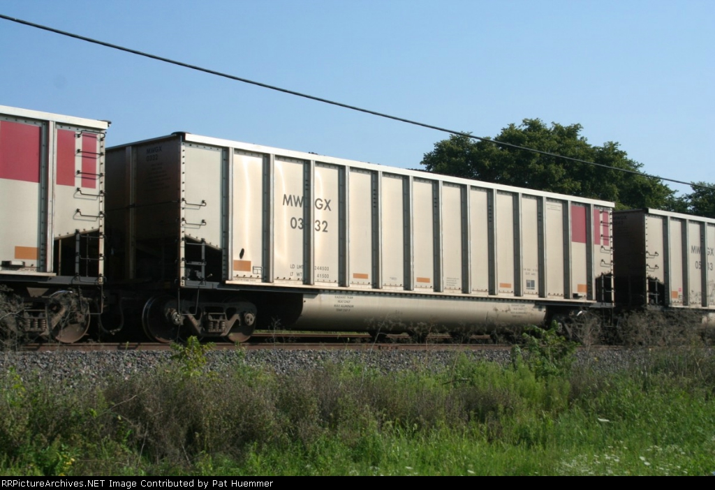 MWGX 332