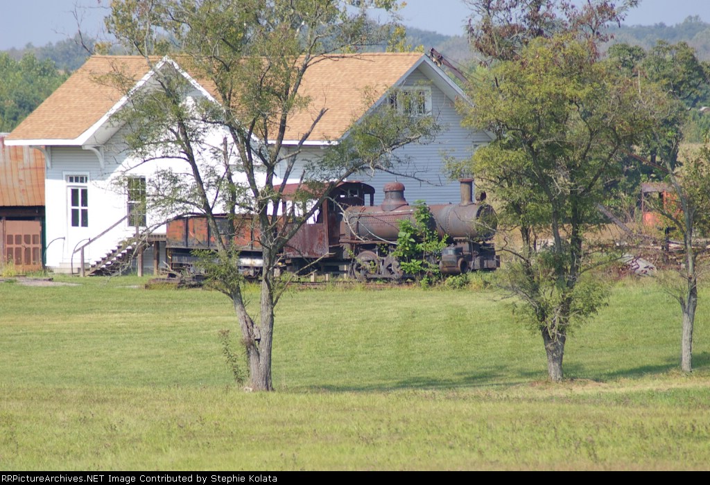 UNKNOW STEAM ENGINE THINK IT IS A 0 6 0 AT THRASHER PARK
