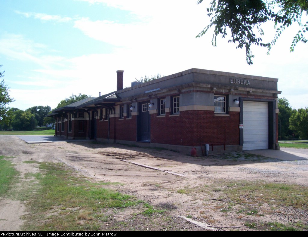 Former ATSF depot