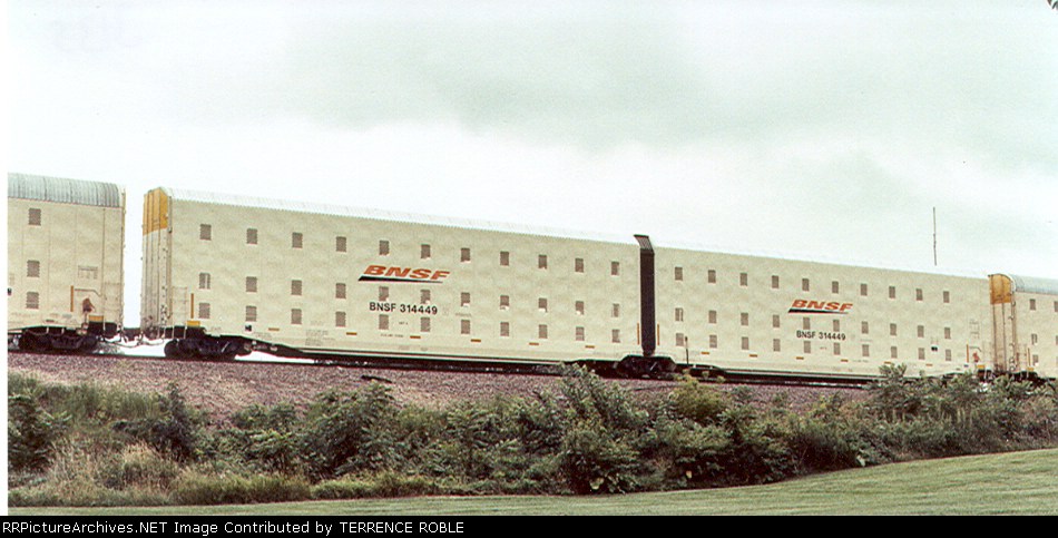 BNSF maxi-autorack