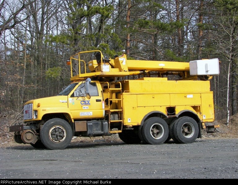 CSXT Hy-Rail Bucket Truck