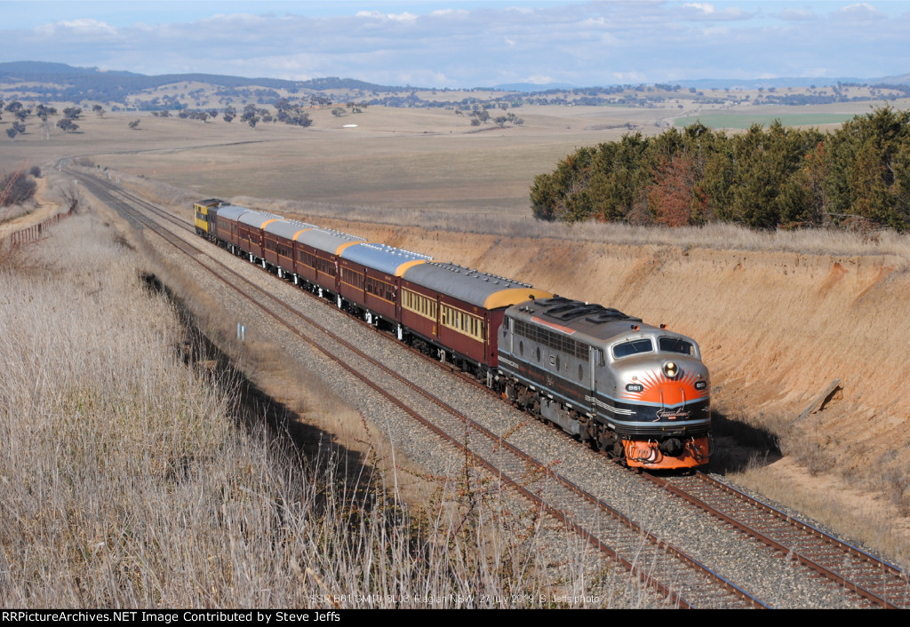LVR tour 8L03 at Raglan