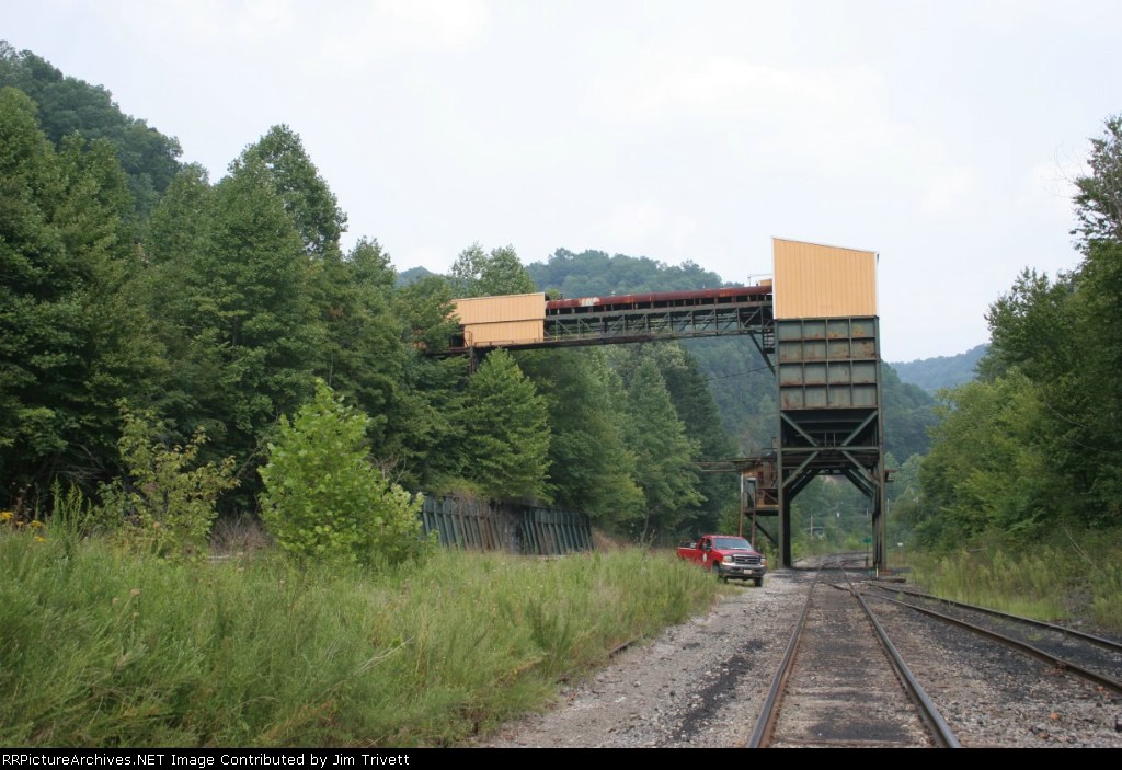 tipple at Field, truck dump is on hill to the left