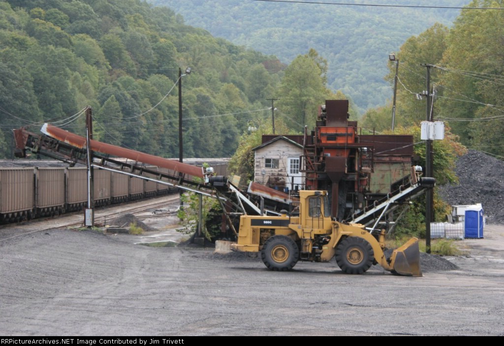 small loadout next to NS (Interstate) yard in Andover.  Note hopper car used as part of loadout