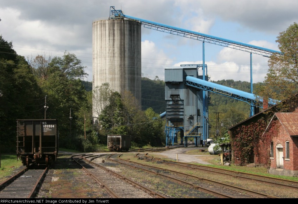 Paramont Coal Toms Creek loadout