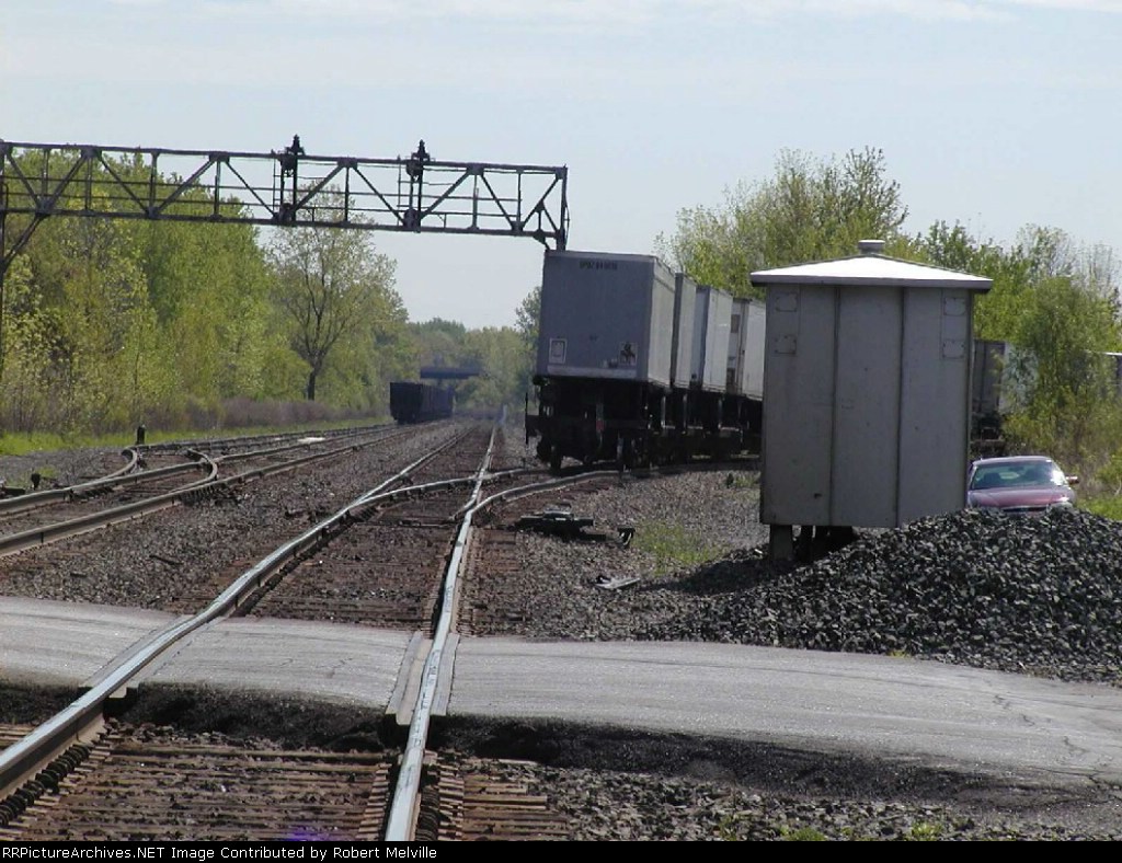 TOFC departs Chili Jct eastbound via the Westshore bypass