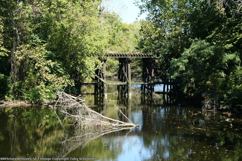 Abandoned ex-PRR Trestle