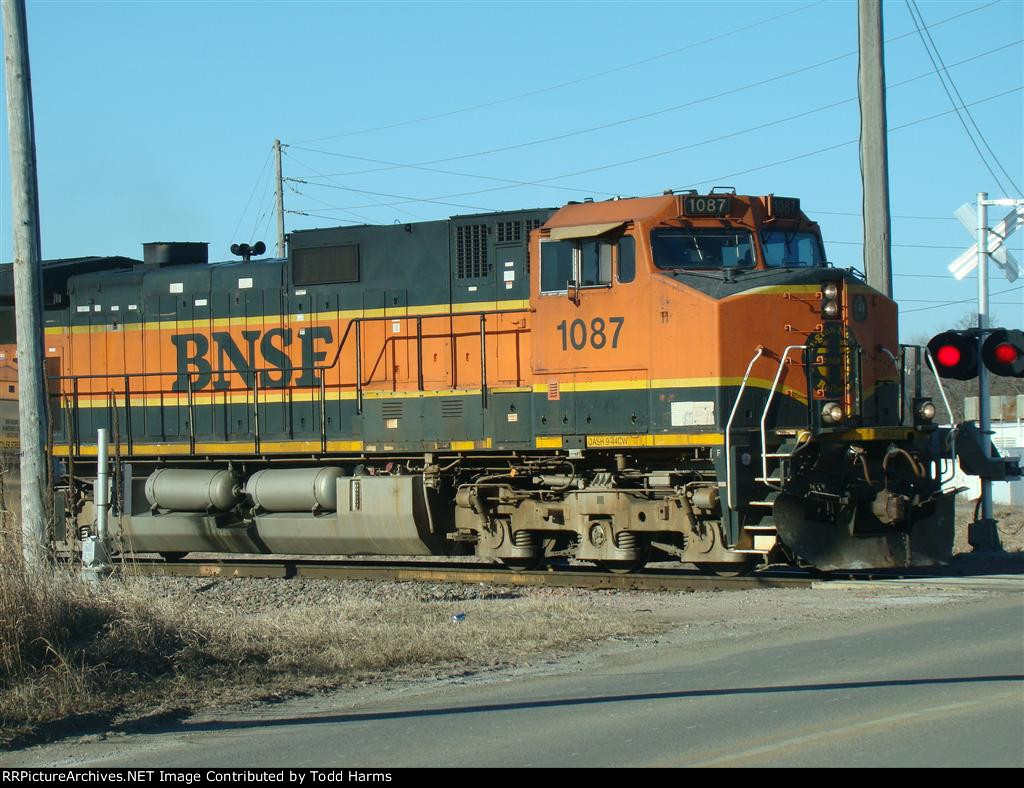 BNSF 1087