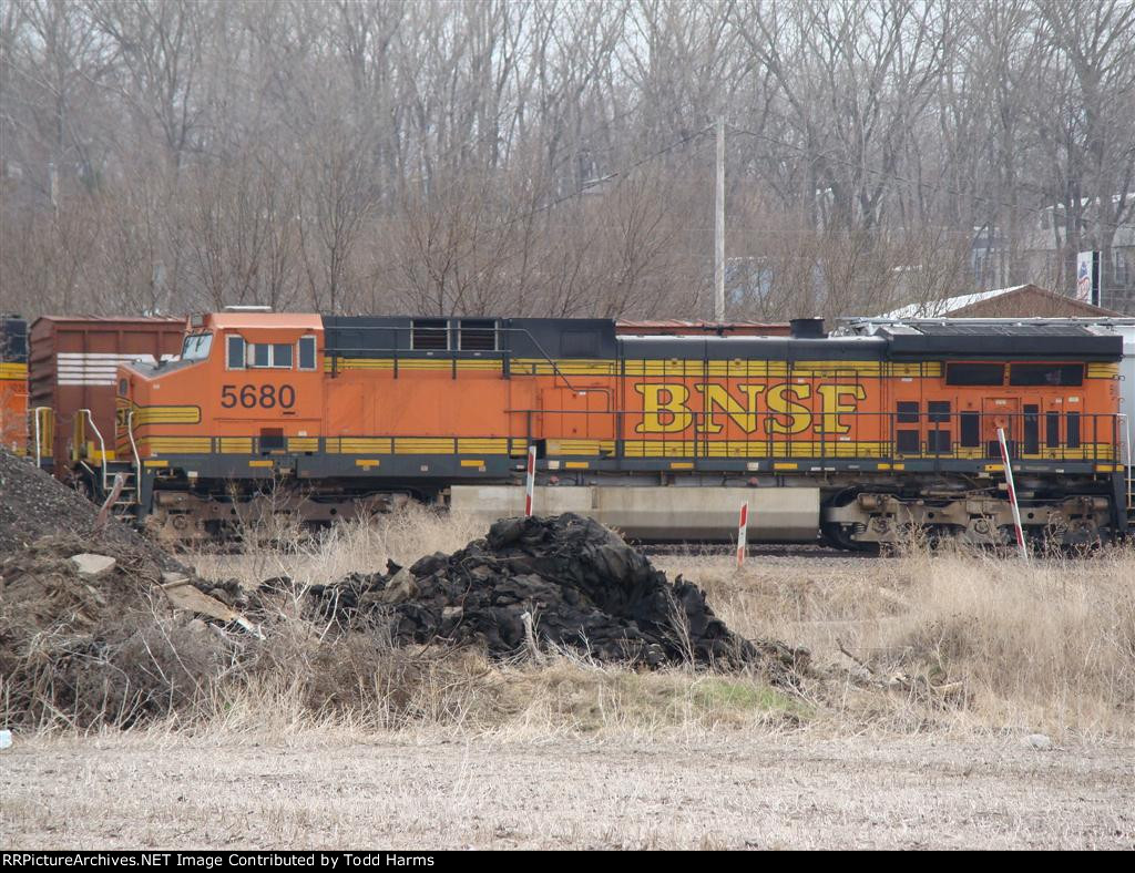 BNSF 5680