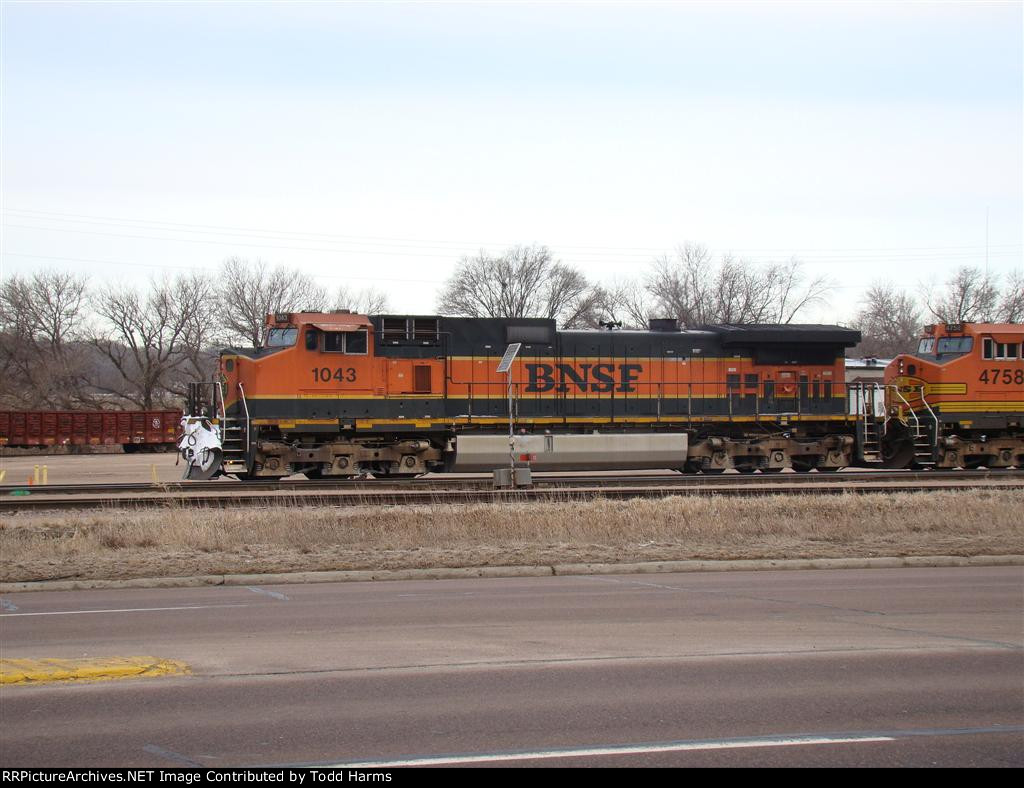 BNSF 1043