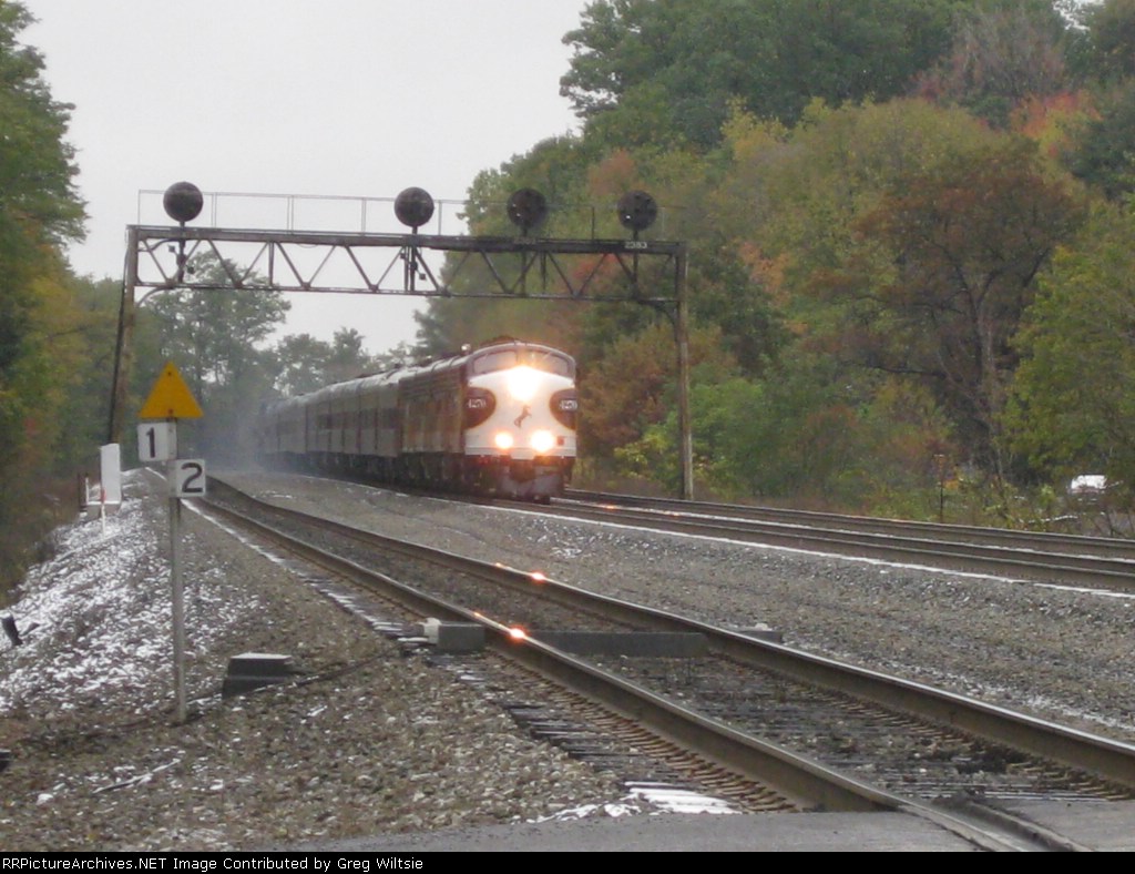 NS Business Train Passes Under Signal Bridge at the Brickyard