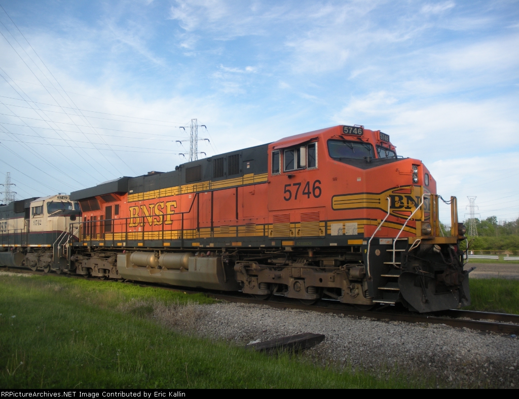 BNSF 5746