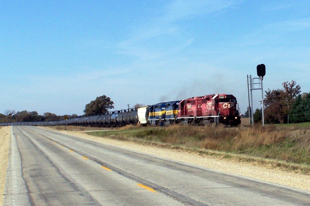Eastbound ethanol train #616 approaches the west end of Ossian siding