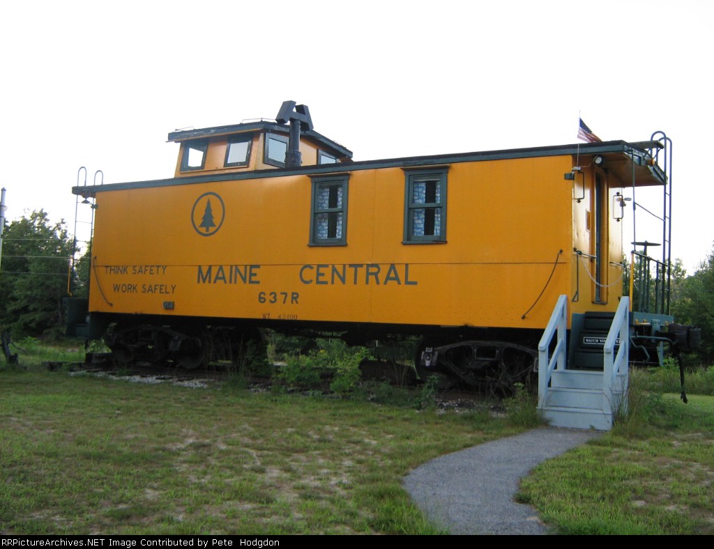 MEC Caboose up on hill at Hiram, Me. (see previous picture)