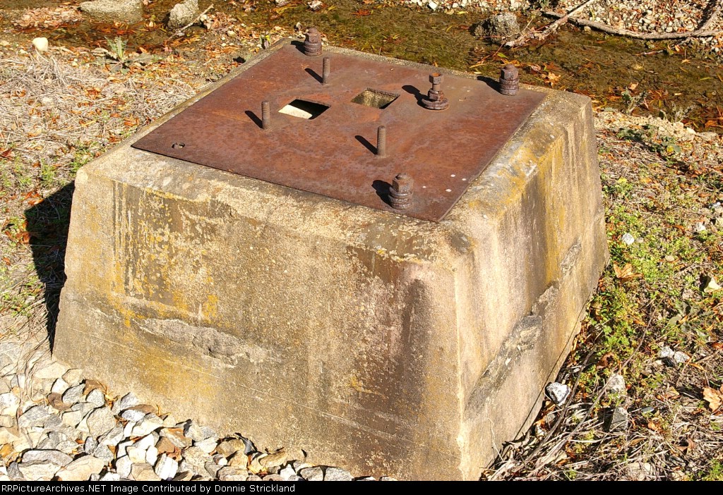 North side signal base