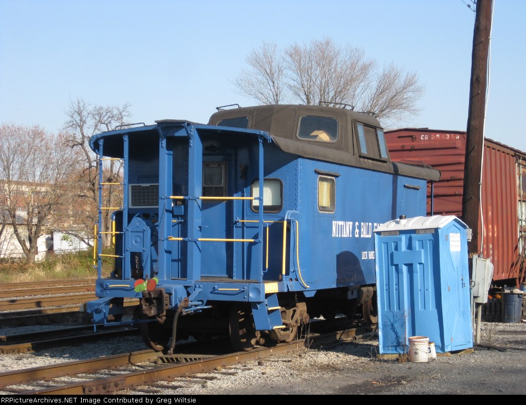Unnumbered caboose lettered for Nittany and Bald Eagle - Lock Haven Office