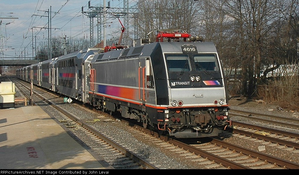 NJT ALP46 and multilevel consist