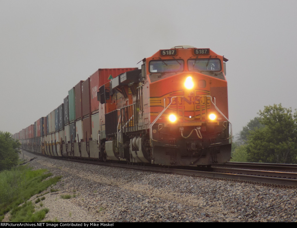 BNSF 5187