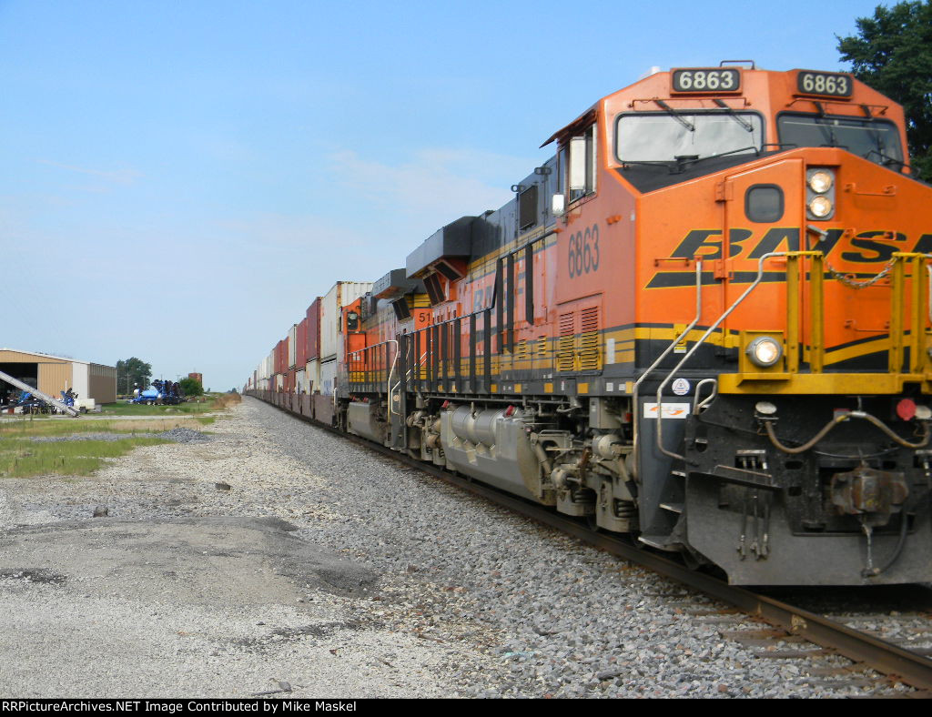 BNSF 6863