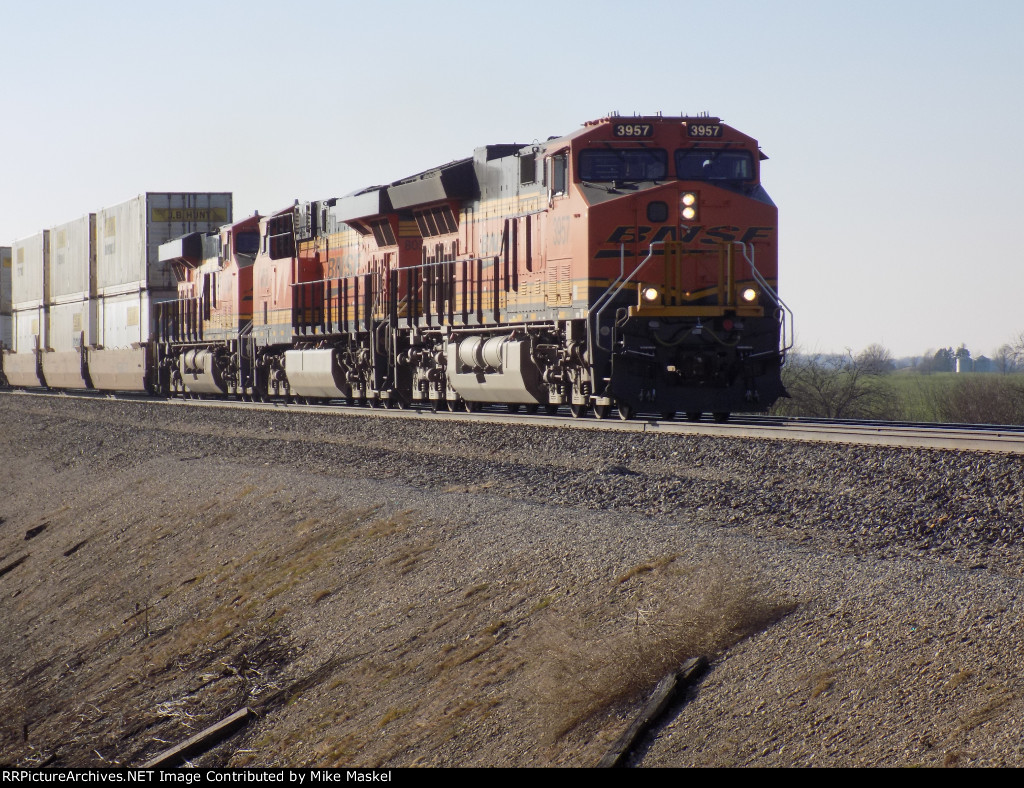 BNSF 3957