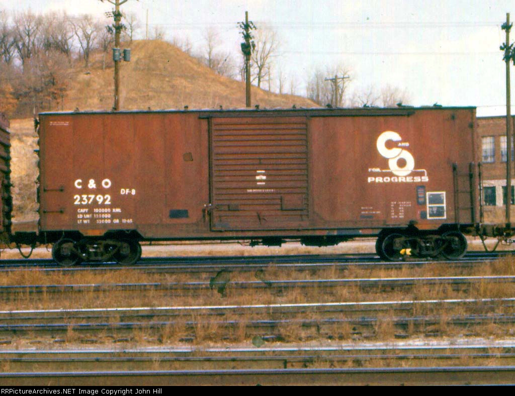 1030-17 C&O 23792 at BN Daytons Bluff Yard