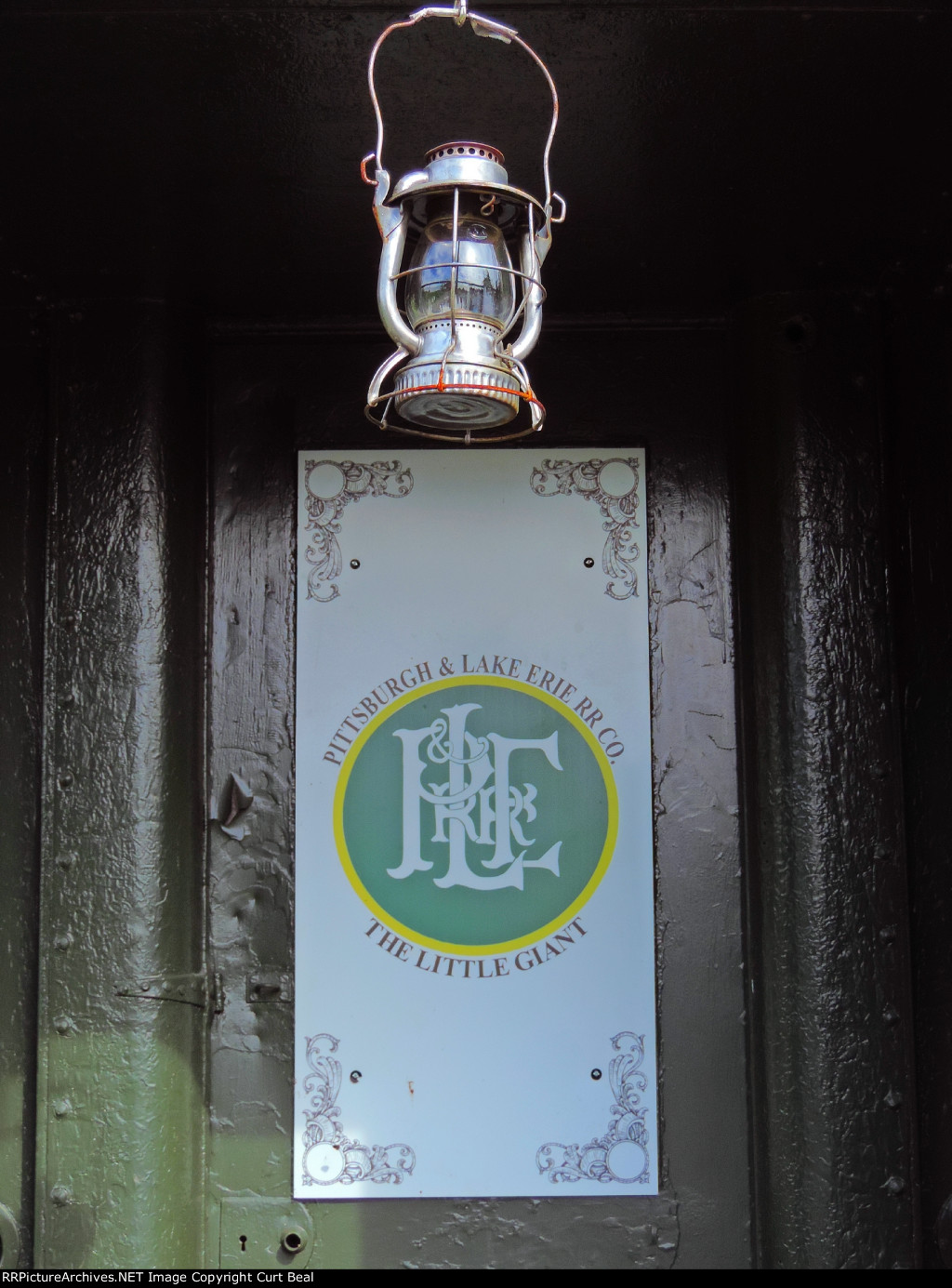 P&LE Logo and Lantern Detail