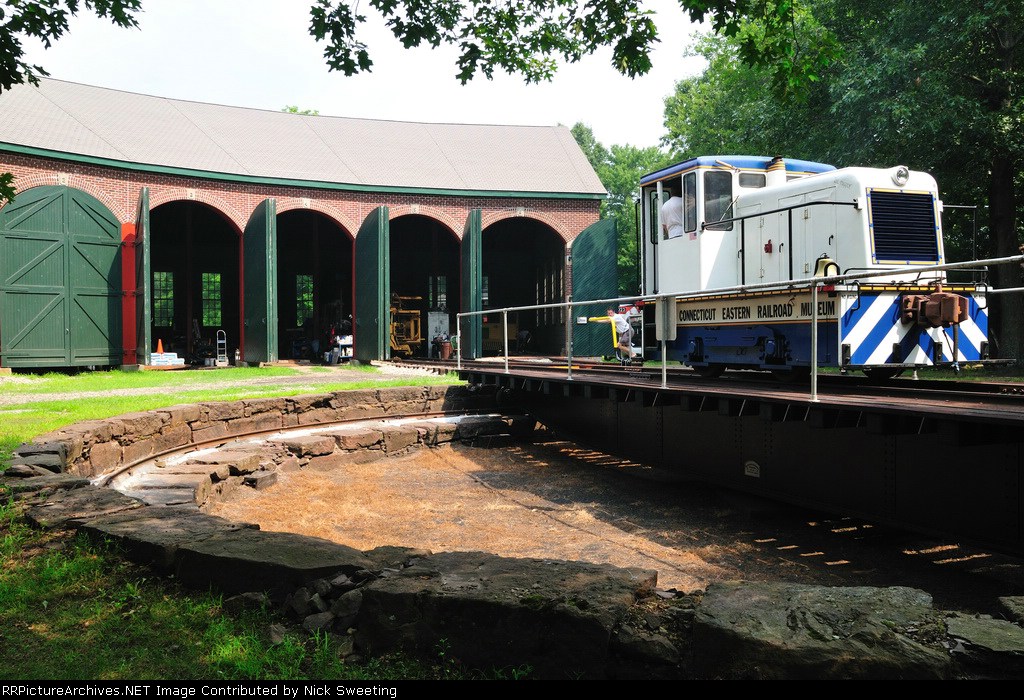 Armstrong Turntable