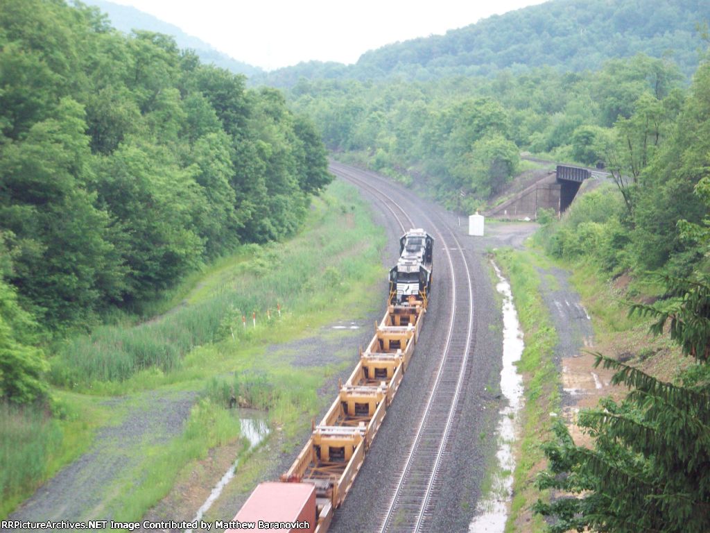 SD40-2 helpers going into Gallitzin Tunnels