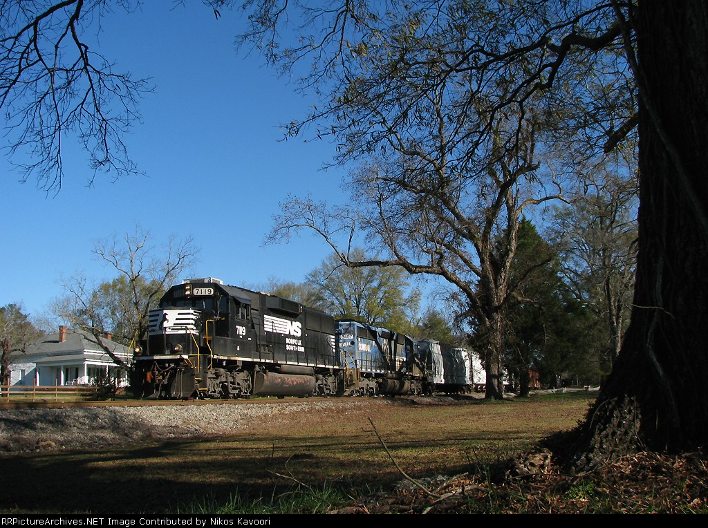 NS G07 passing through a pecan grove as it heads south out of Shady Dale