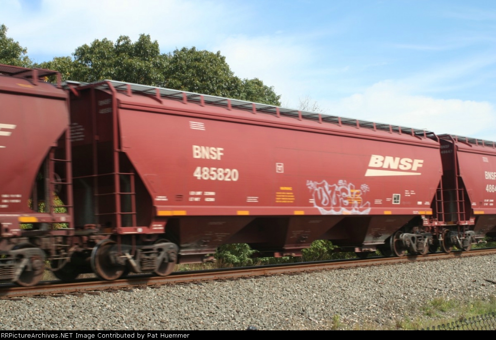 BNSF 485820
