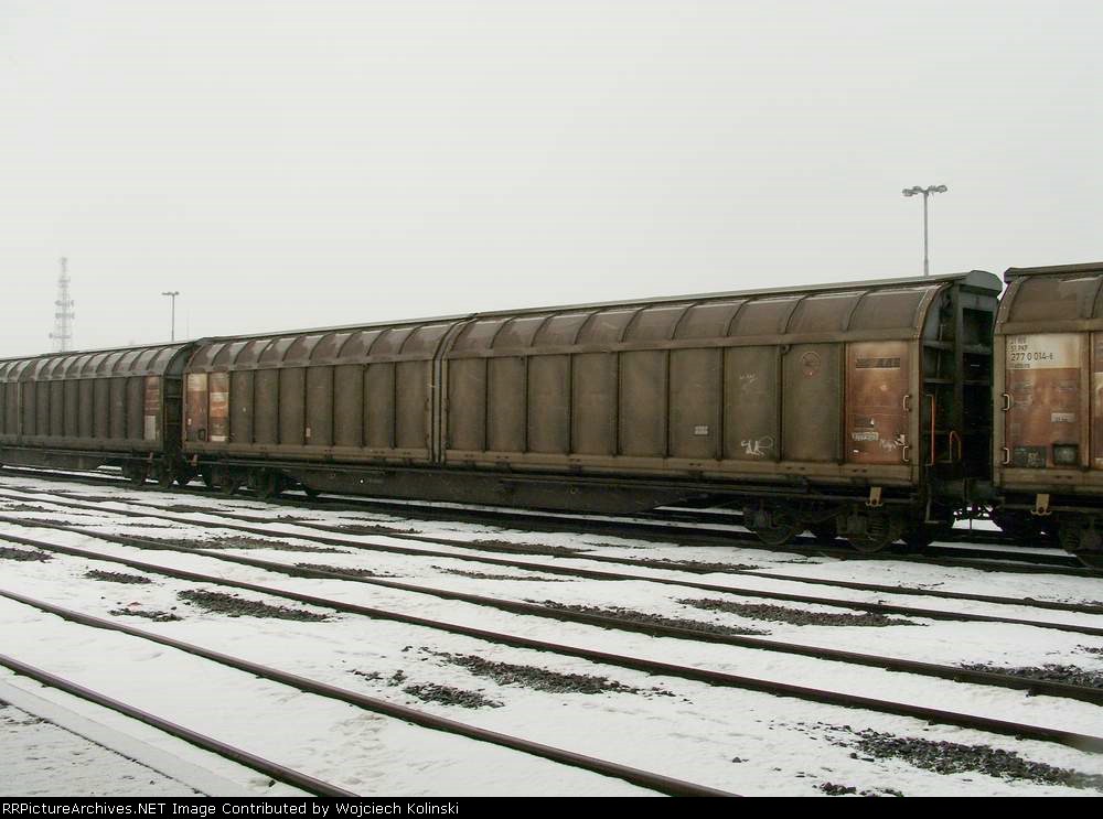 A freight car type "Habbins"