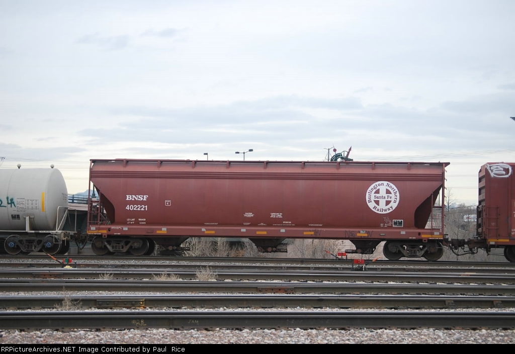 BNSF 402221