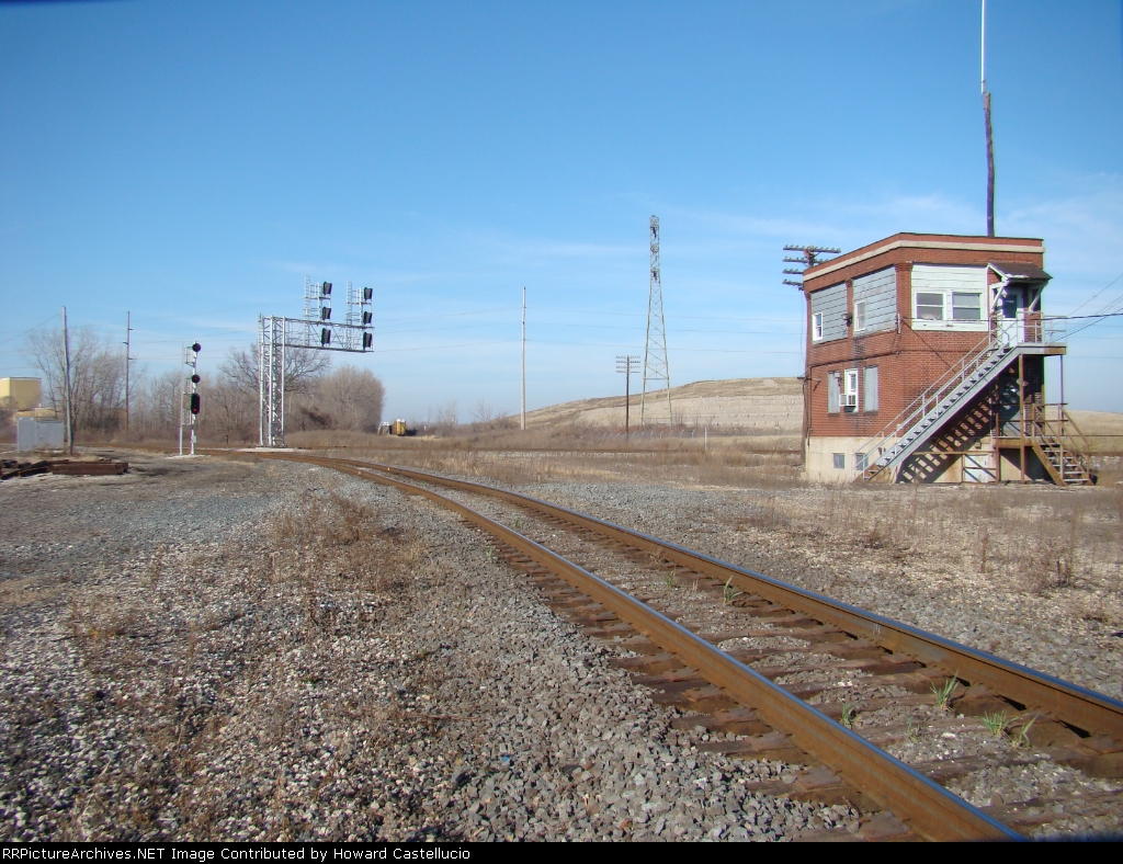 New signals and entire new track layout at the former PRR Walbridge "WR" tower interlocker. This was the start of the PRR Corothers Secondary and east end of PRR's Toledo yard. There was once a dbl track and diamonds here.
