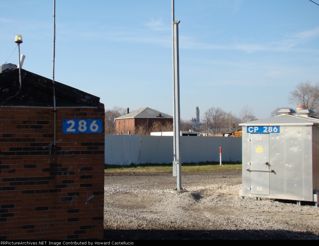Old and new. CP 286 once "Rockwell" tower where the C&O passneger mains joined the NYC main into Toledo C.U.T.