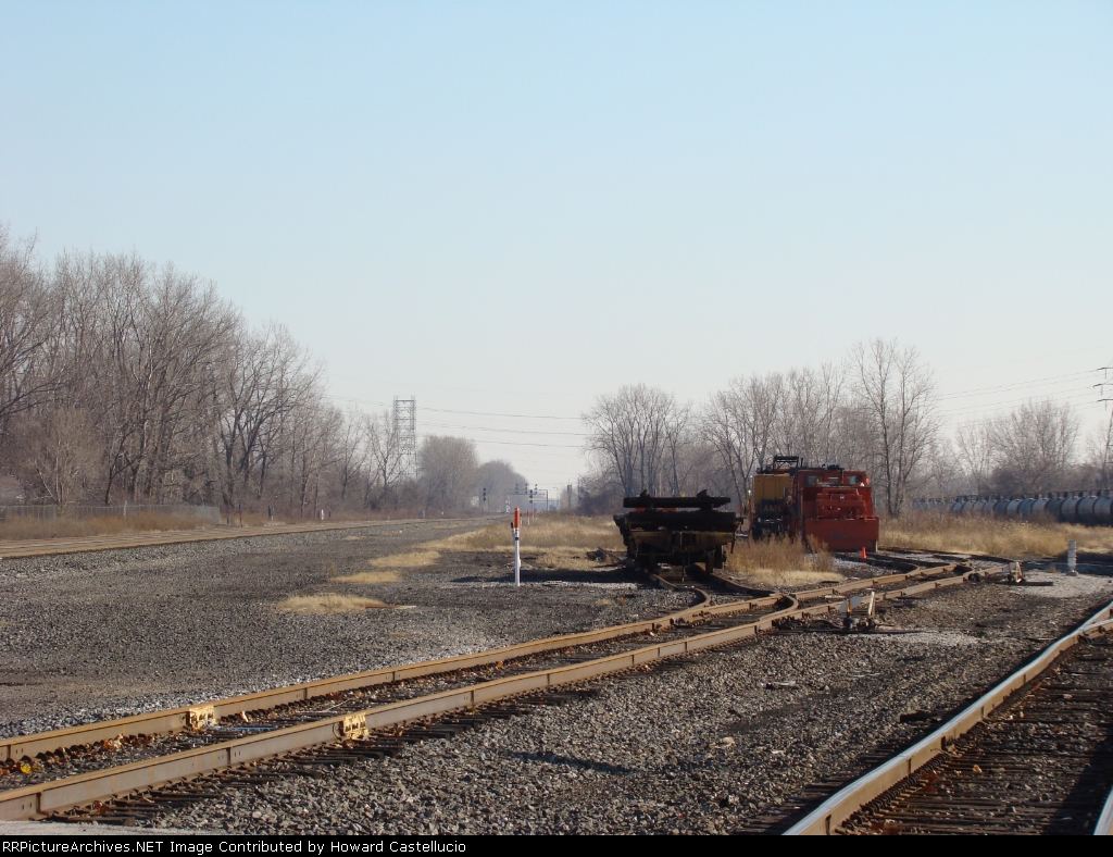 Looking east towards "vickers" and the former site of the NYC Oakdale yard. Conrail used this yard for interchange with the Toledo Terminal and later for setting off and picking up blocks of pigs from TV 79 wich was Toledo traffic.