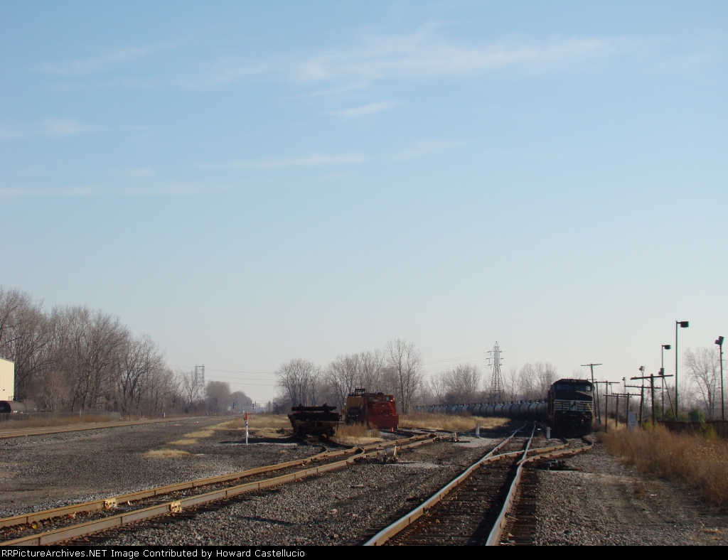 another view of the NYC Oakdale yard and the C&O passenger mains (Stanley secondary track during Conrail) at CP 286