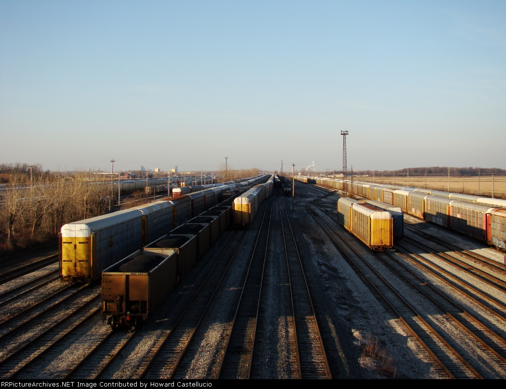 Looking north on the former C&O Walbridge hump leads and Inbound Eastend arivial yards