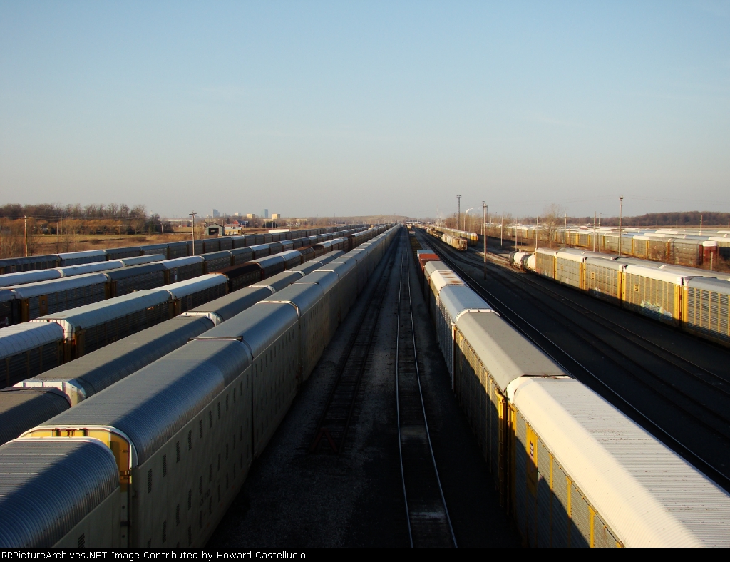 Looking North at the former C&O Walbridge Eastbound Eastend class yards. Now used for storage.