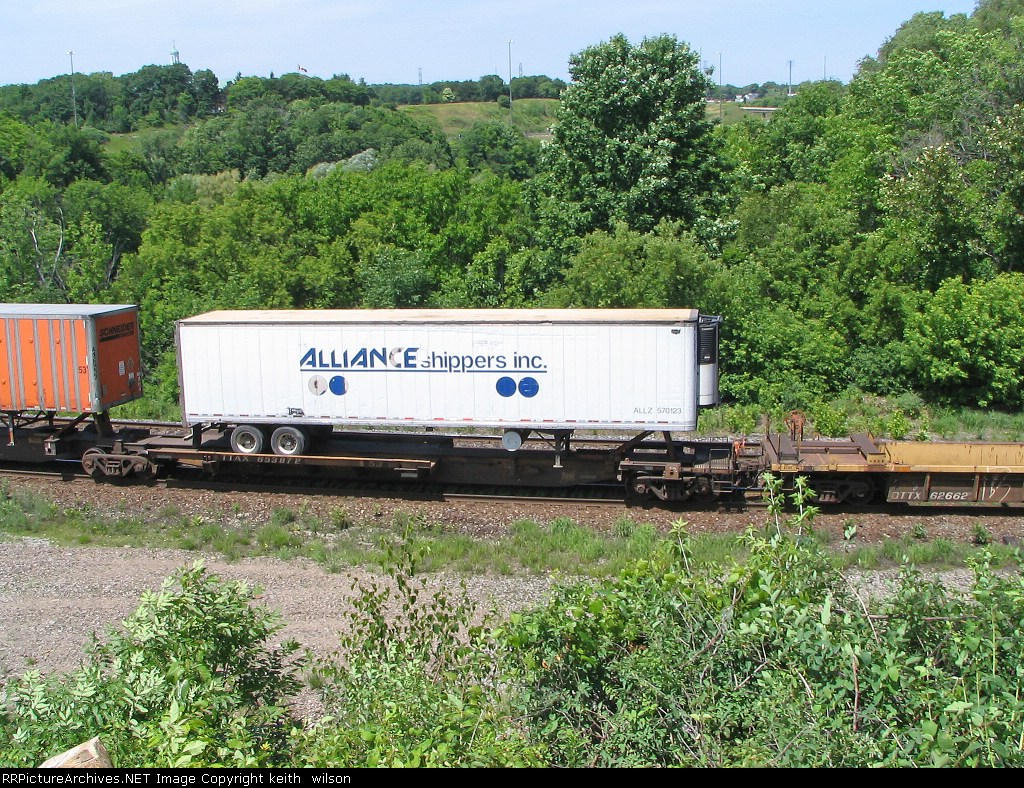 TTAX 653872 & TRAILER ALLZ 570123IMG_205