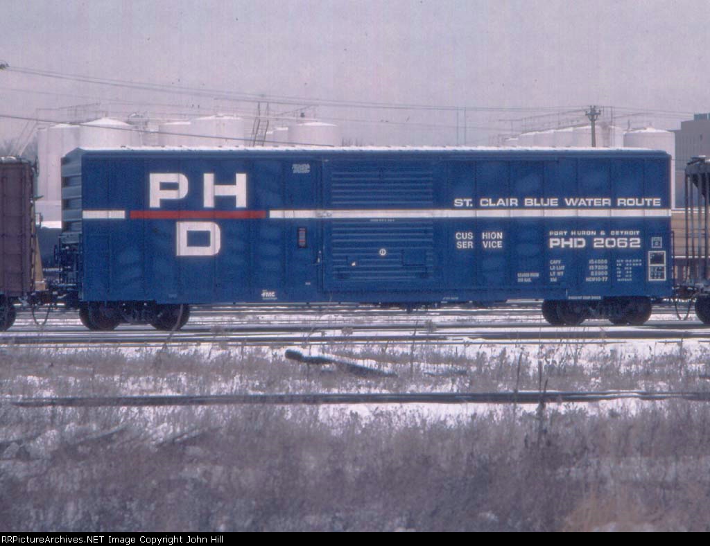 1125-03 Port Huron & Detroit PHD 2062 at Minn Transfer MTFR Raymond Ave Yard