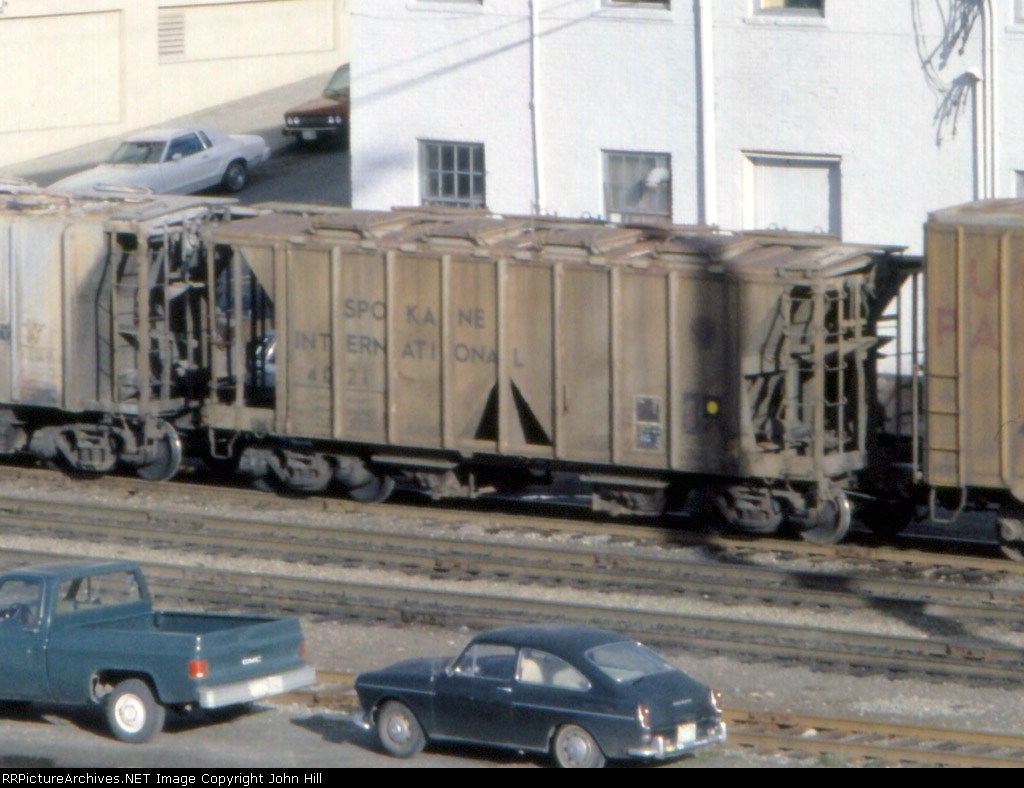1209-12 Spokane International SI 4021 seen from Edgewater Inn