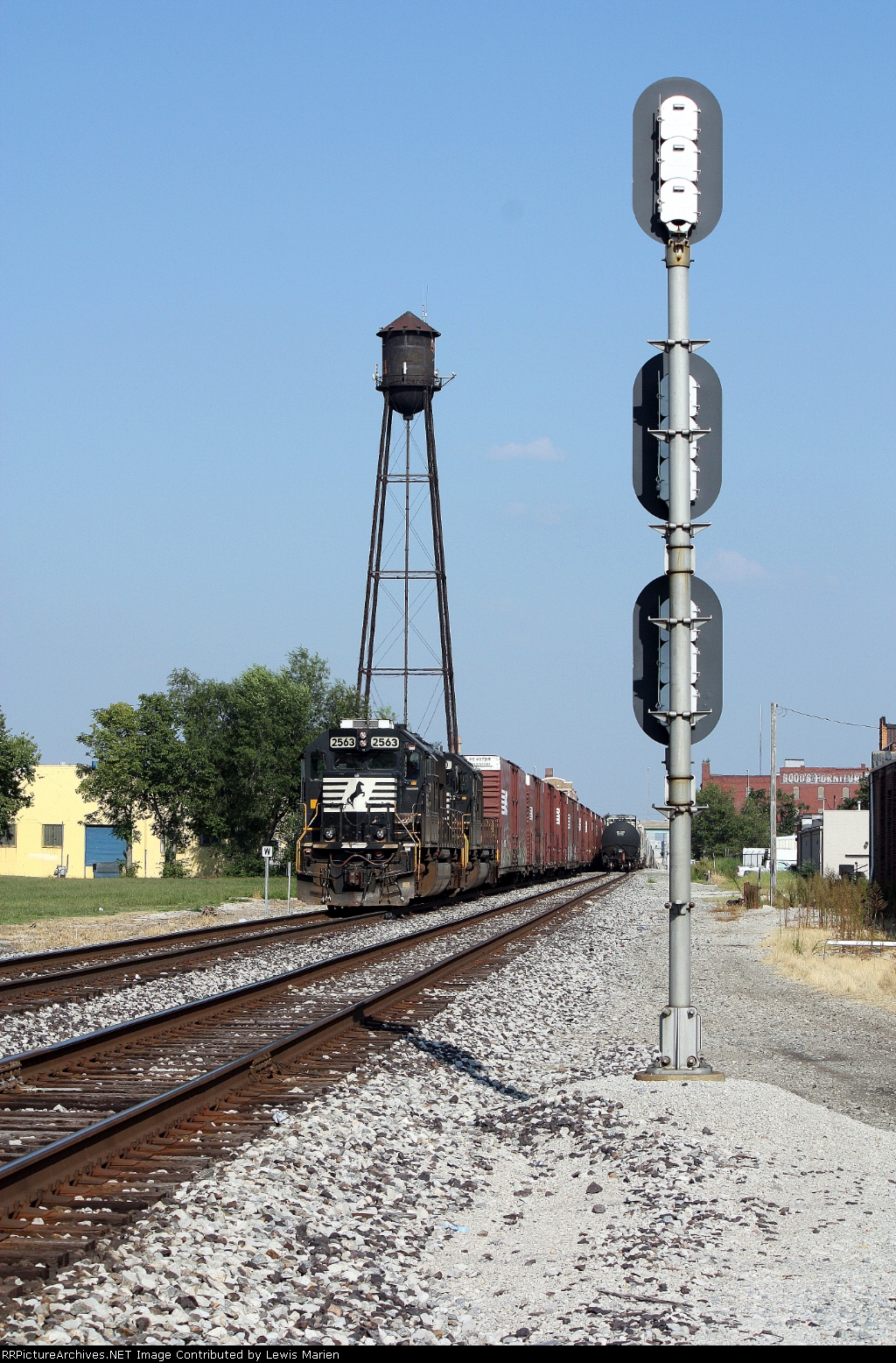 NS 2563, westbound NS 145