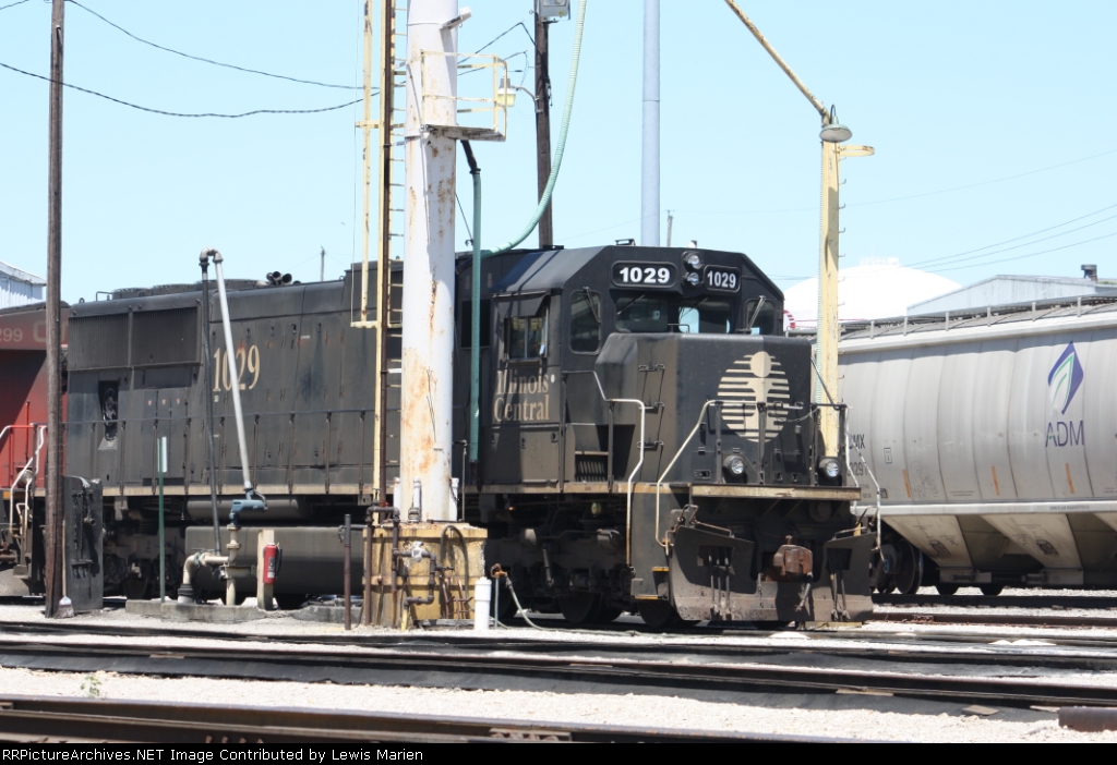 IC 1029, refueling at the Decatur yard's diesel pit