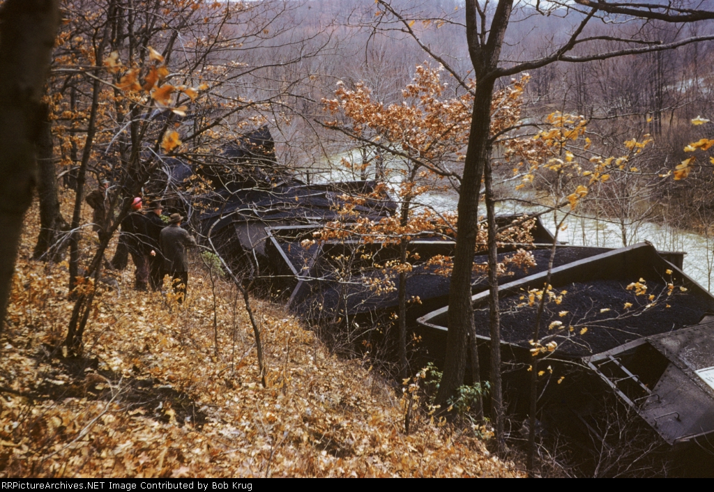 Wreck of NYC trackage rights train on the PRR's Low Grade Secondary east of town