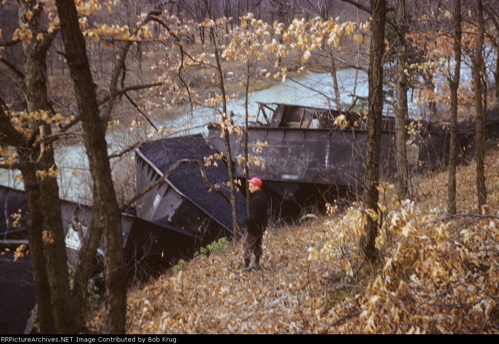Wreck of NYC trackage rights train on the PRR's Low Grade Secondary east of town