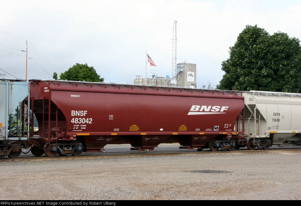 BNSF 483042